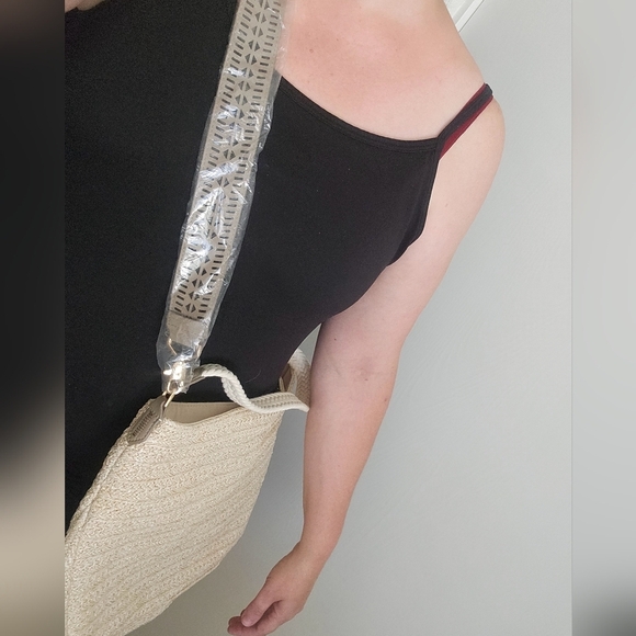 Stella & Dot Ellie Hobo Purse Handbag Neutral Woven Style With Cutout Strap - Picture 12 of 13